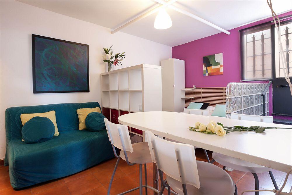 Gracia Apartments Barcellona Esterno foto